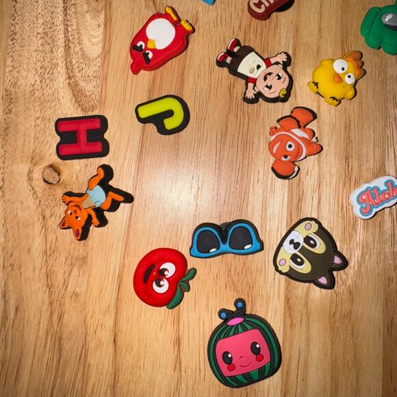 15 pcs Assortment of Jibbitz for Crocs Shoe Charms - Picture 6 of 6